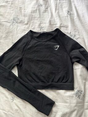 Gymshark Black Seamless Long Sleeve Crop Top - Women's